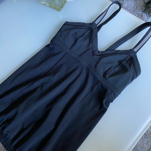 Lululemon ‘Light Up’ Black Tank - Picture 3 of 9